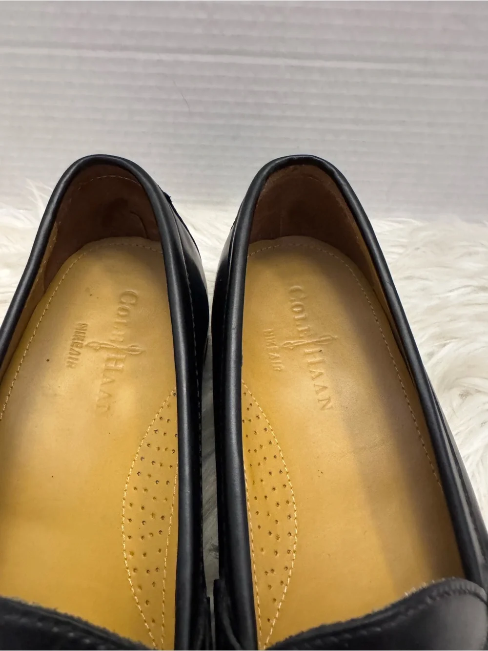 Cole Haan Air Pinch Tassel Black Leather Loafer Size 11M Comfort Career Dress Up